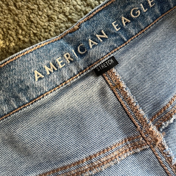 AE High Waist 90s Boyfriend Shorts - Picture 4 of 9